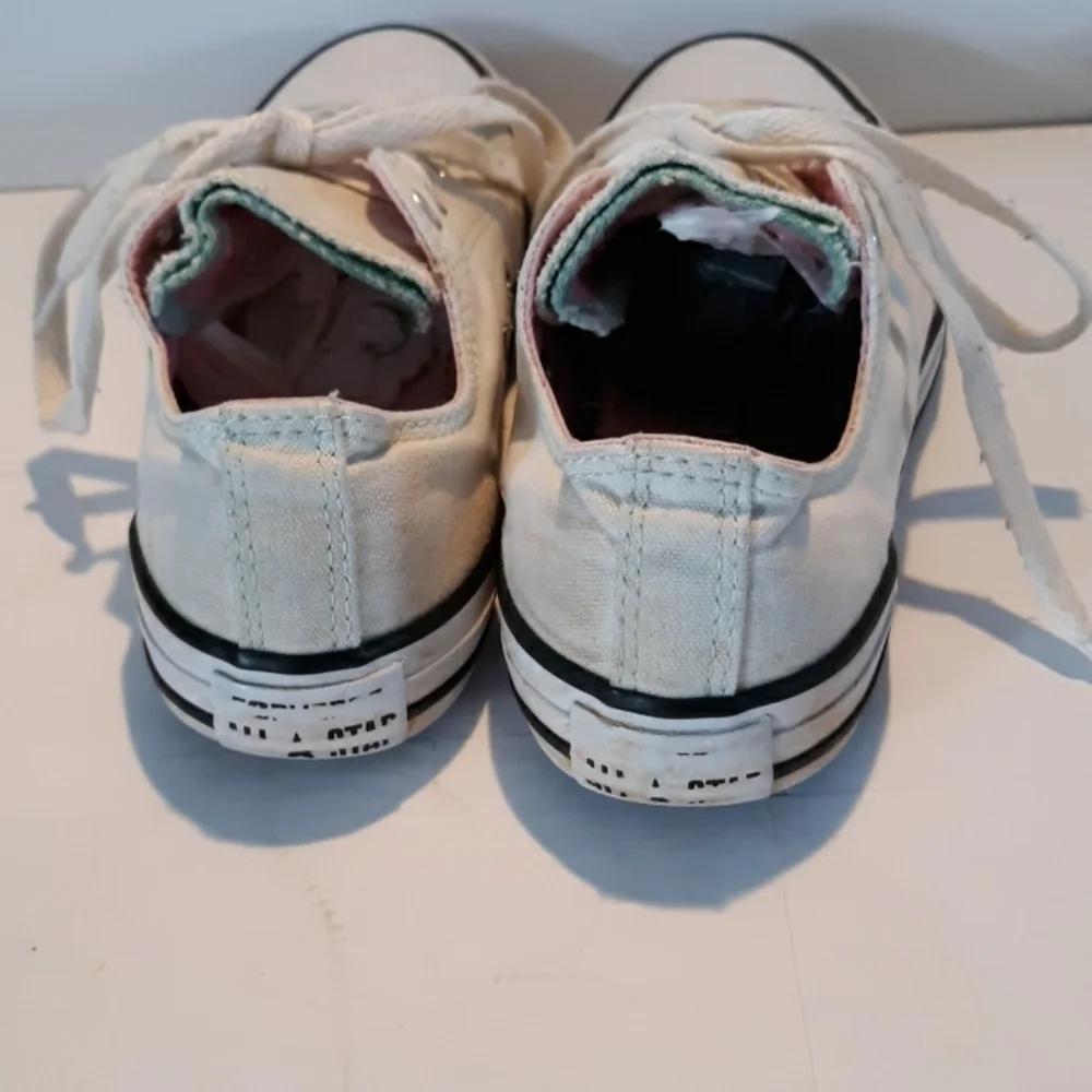 Converse well loved